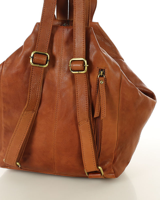 Brązowy skórzany plecak damski z bezpiecznym dostępem do wnętrza – MARCO MAZZINI camel