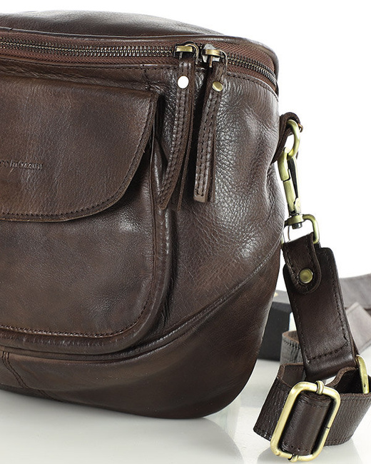 Torebka na szerokim pasku półokrągła skórzana listonoszka - MARCO MAZZINI ciemny brąz