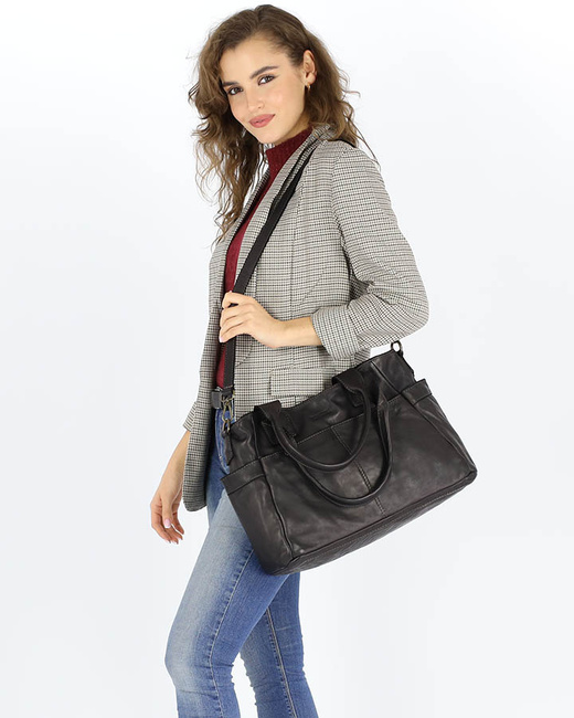 Torebka damska czarna skórzana z kieszeniami na zewnątrz - MARCO MAZZINI