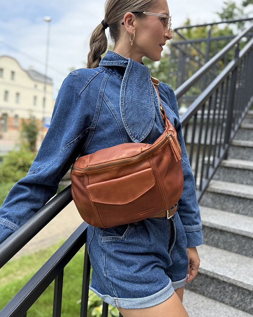 Duża nerka skórzana damska torebka przez ramię z kieszonkami MARCO MAZZINI brąz camel