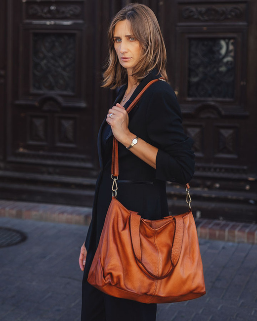 Torebka kuferek skórzana na ramię z miękkiej skóry MARCO MAZZZINI brązowa camel