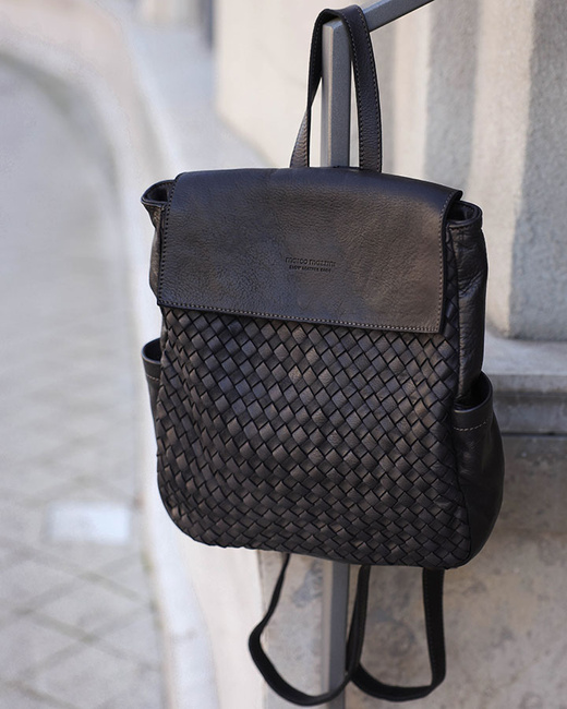 Plecak damski skórzany pleciony z kieszeniami A4 - MARCO MAZZINI czarny