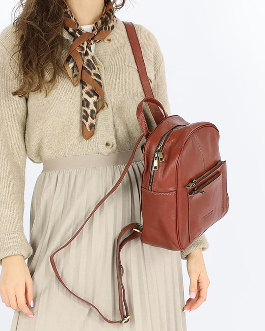 Mały plecak damski skórzany z kieszonkami - MARCO MAZZINI brąz whisky