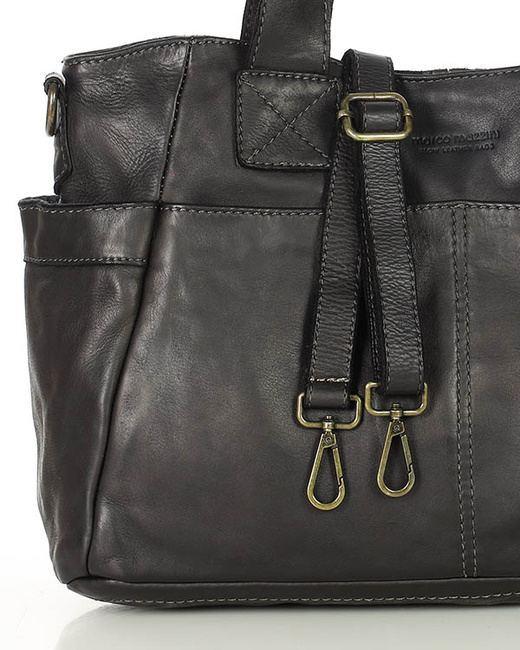 Torebka damska czarna skórzana z kieszeniami na zewnątrz - MARCO MAZZINI