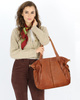 Miękka torebka skórzana shopperka na ramię - MARCO MAZZINI - brąz camel