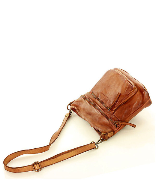 Torebka skórzana funkcjonalna listonoszka z kieszeniami old pelle classica lavata - MARCO MAZZINI camel