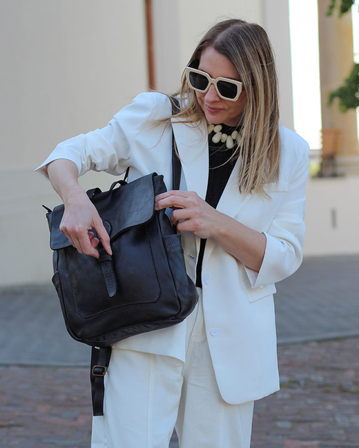 Plecak skórzany handmade z kieszeniami - MARCO MAZZINI czarny