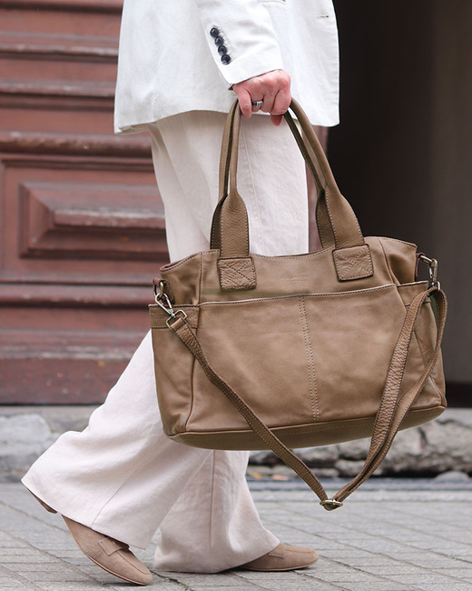 Torebka damska skórzana z kieszeniami na zewnątrz - MARCO MAZZINI beżowa