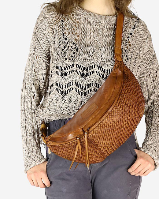 Duża torebka nerka półksiężyc skóra pleciona - MARCO MAZZINI brąz camel