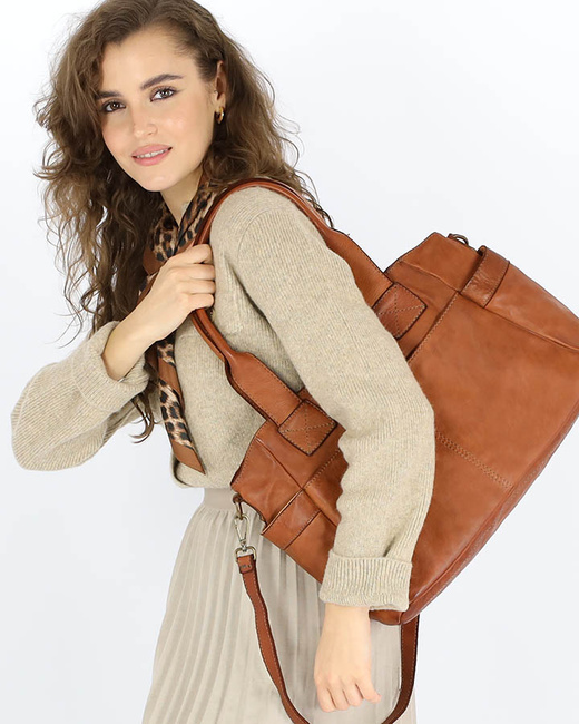 Torebka damska skórzana z kieszeniami na zewnątrz - MARCO MAZZINI brąz camel